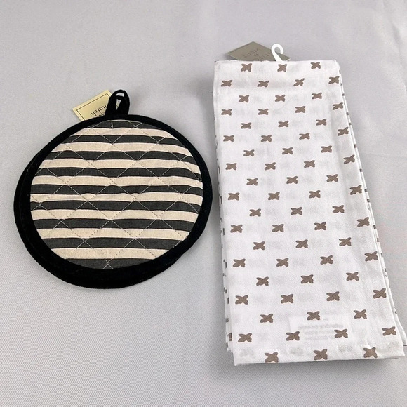 NWT Farmhouse Set Of Two Kitchen Towel & Set Of Two Pot Holders 100% Cotton - Picture 7 of 8
